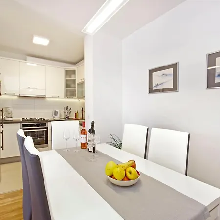 아파트 Apartman *